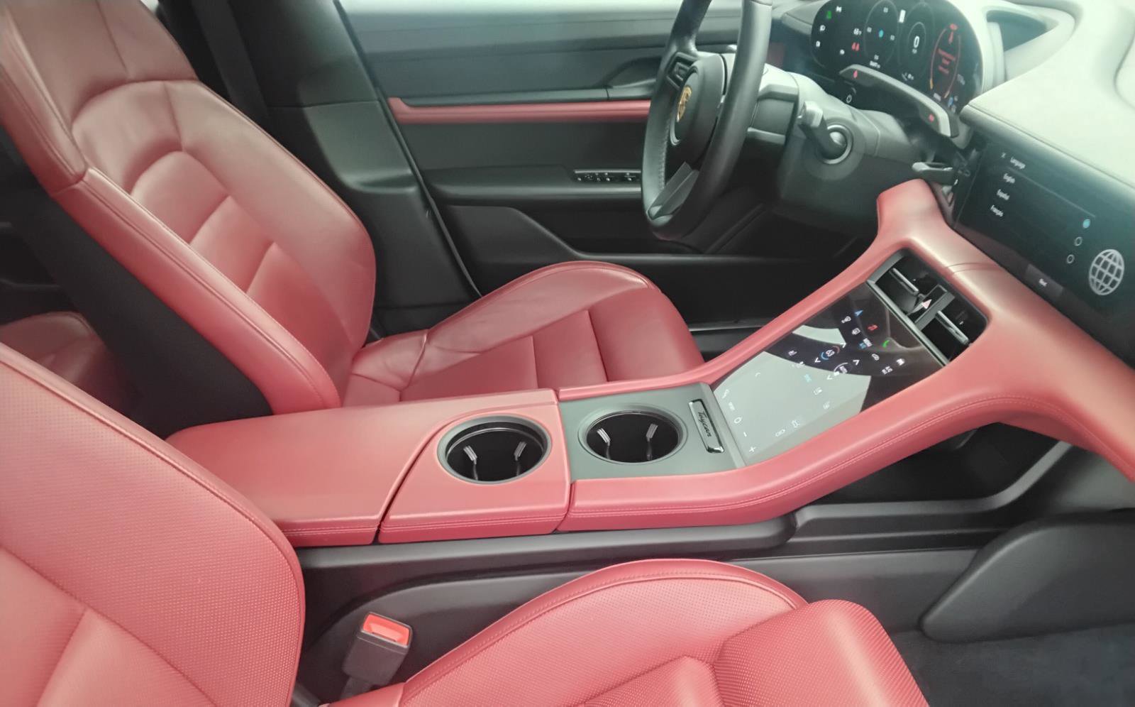 Used 2020 Porsche Taycan 4S image 28