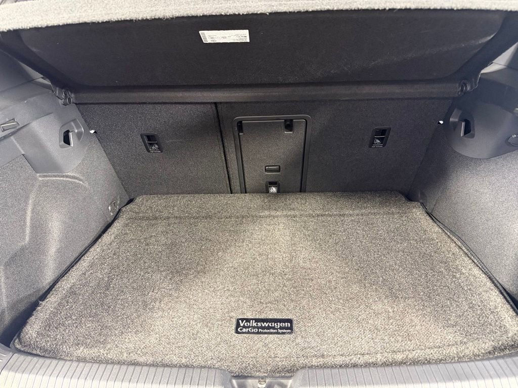 Used 2023 Volkswagen Golf R AWD/4WD image 29