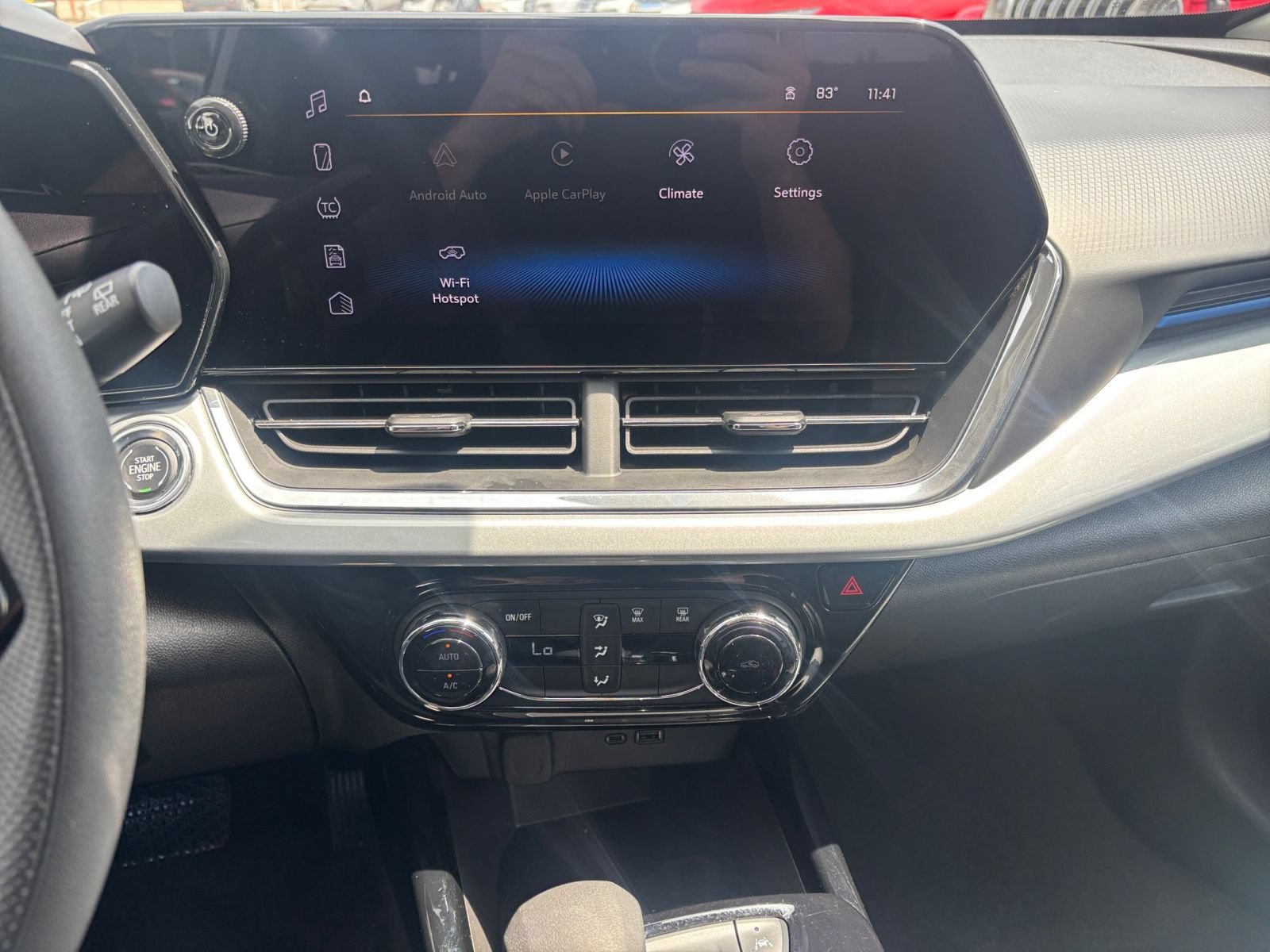 Used 2025 Chevrolet Trax LT FWD image 17
