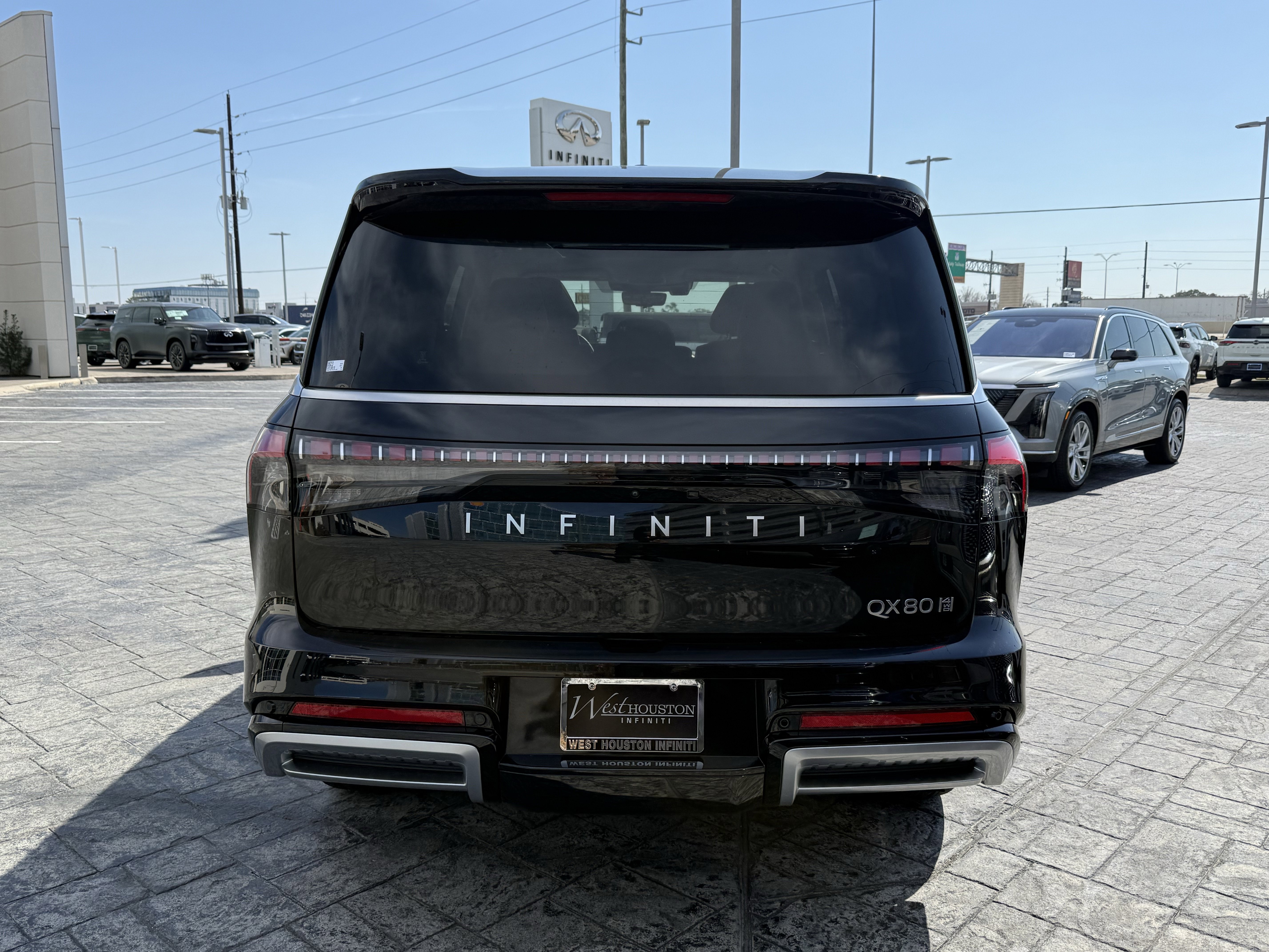 Certified 2025 INFINITI QX80 Sensory image 6