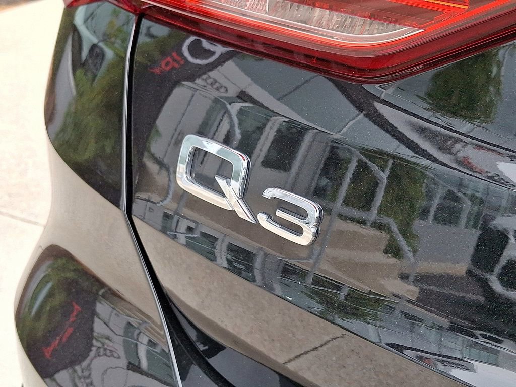 Used 2022 Audi Q3 2.0T Premium w/ Convenience Package image 29