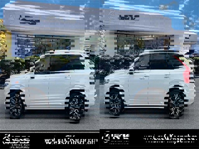 Used 2021 Volvo XC90 T5 Momentum w/ Climate Package image 2