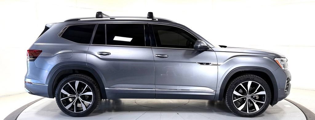 Used 2024 Volkswagen Atlas SEL Premium R-Line AWD/4WD image 3