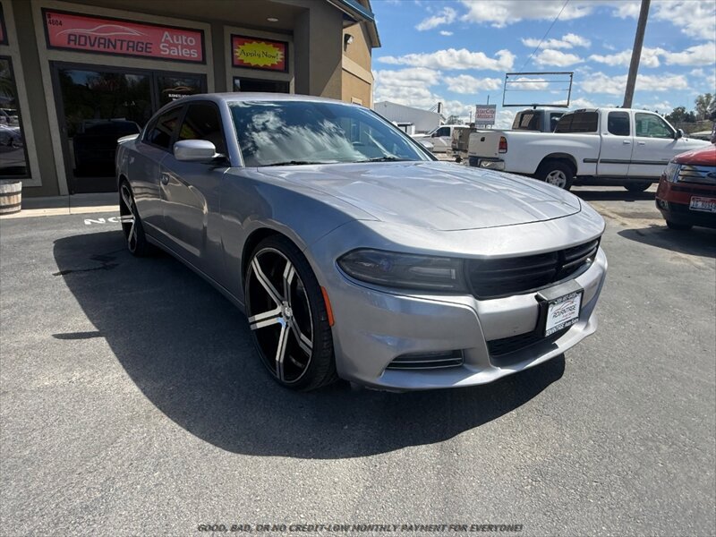 Used 2015 Dodge Charger SXT RWD image 1