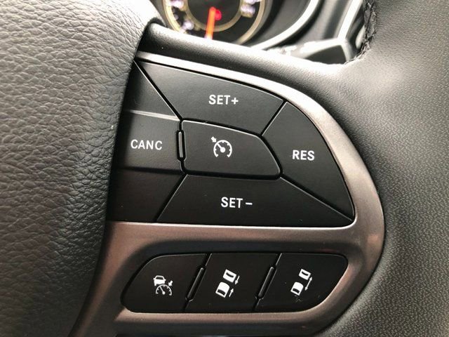 Used 2022 Jeep Cherokee Limited image 6