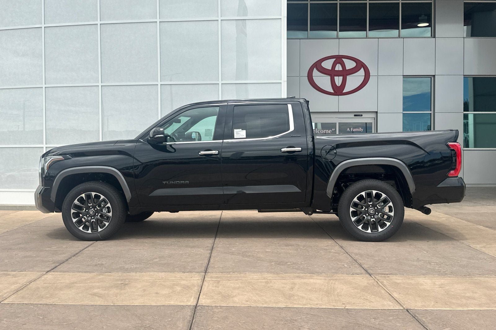New 2026 Toyota Tundra Limited AWD/4WD image 7