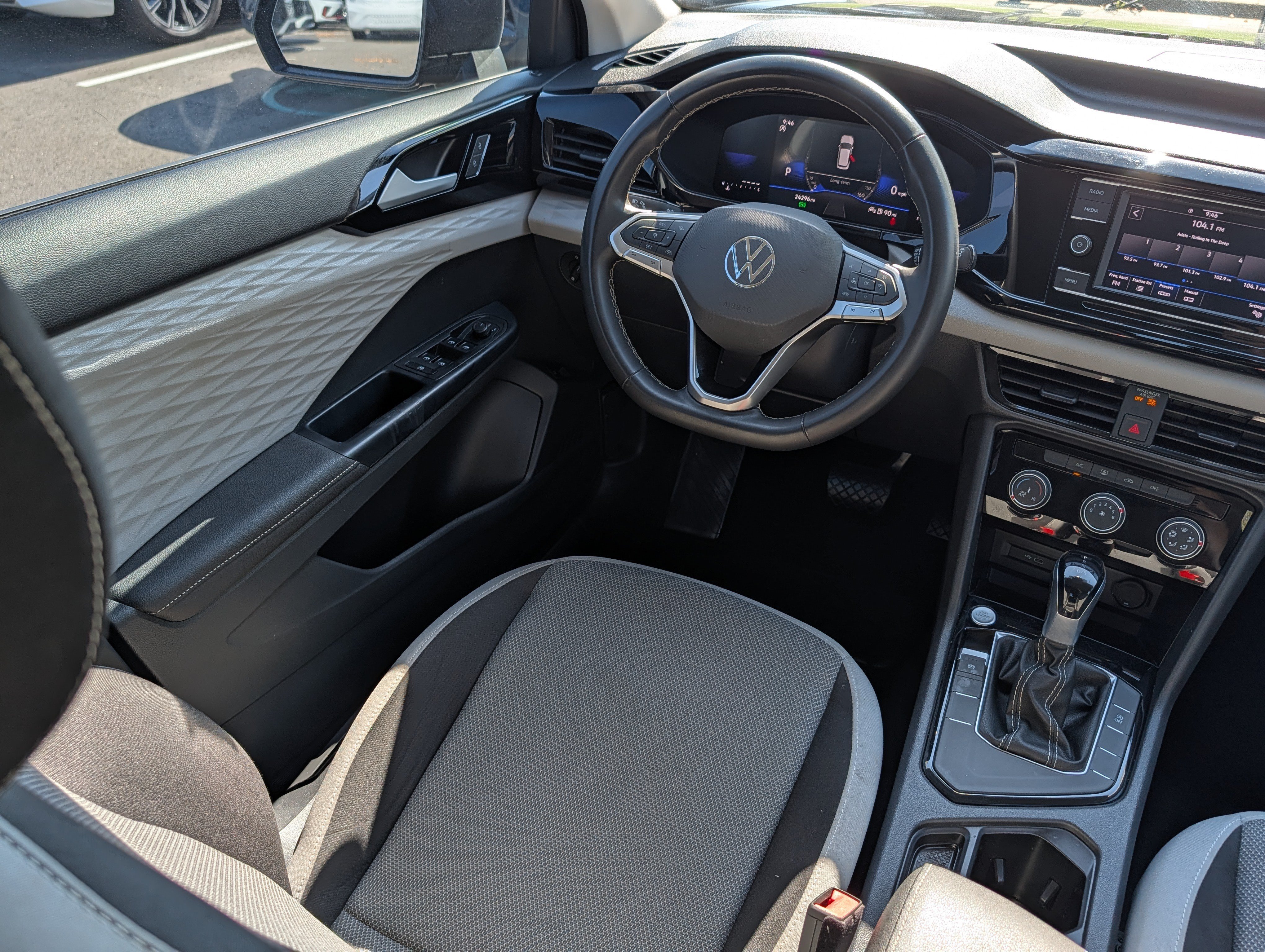Used 2024 Volkswagen Taos S FWD image 9