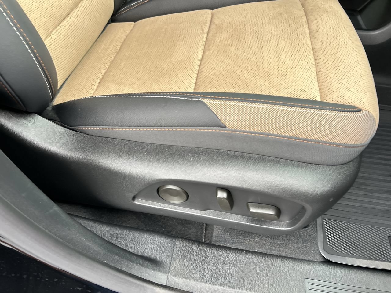 Used 2026 Chevrolet Equinox ACTIV w/ Convenience Package III AWD/4WD image 15