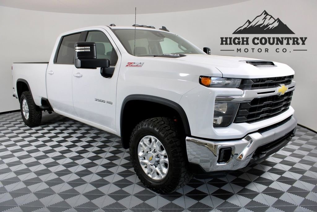 Used 2024 Chevrolet Silverado 3500 LT w/ Convenience Package AWD/4WD image 1