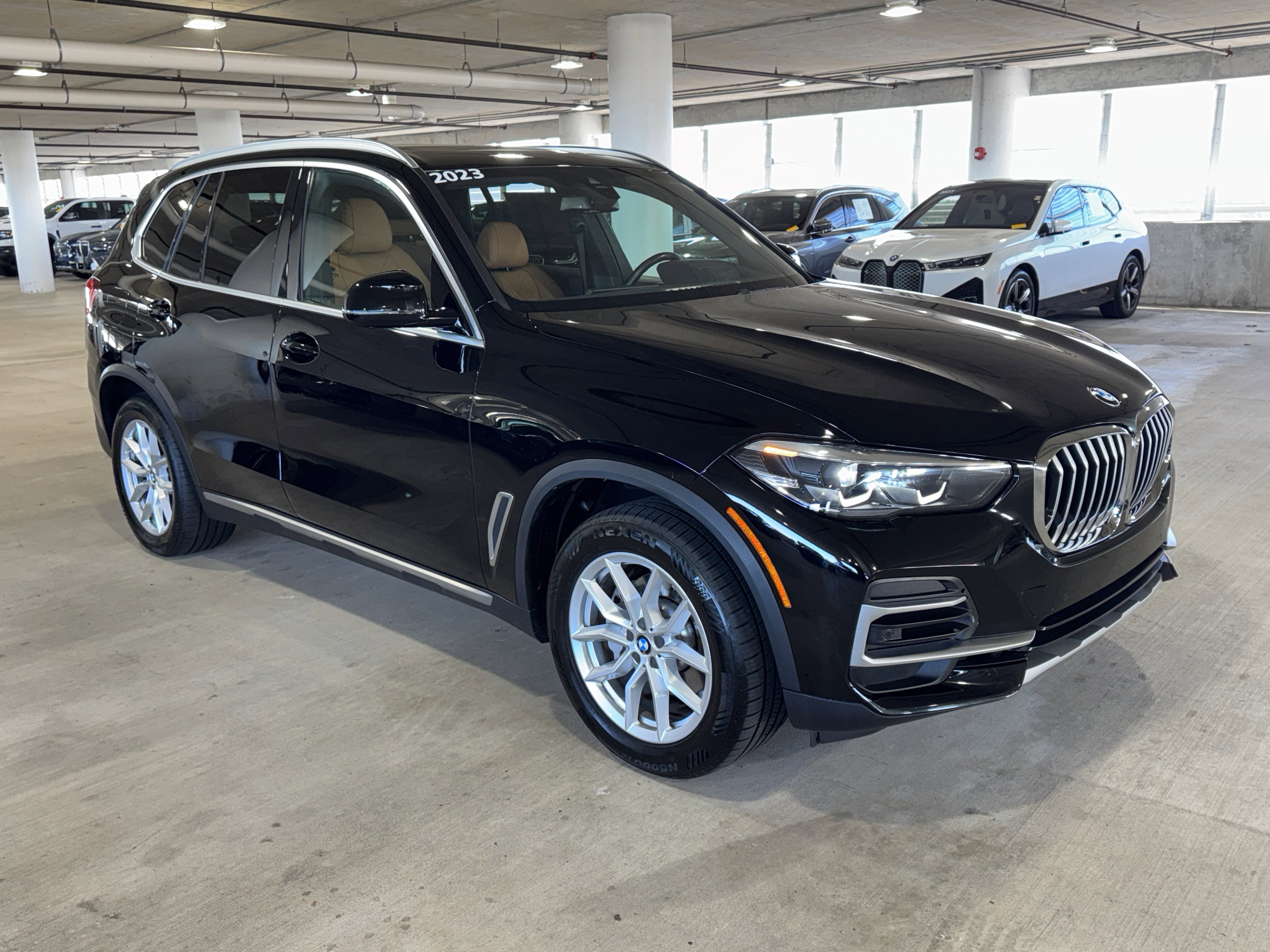 Used 2023 BMW X5 xDrive40i w/ Premium Package image 2