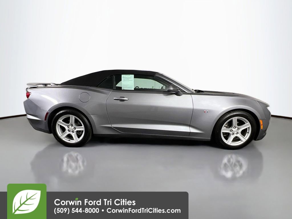 Used 2020 Chevrolet Camaro LT RWD image 17