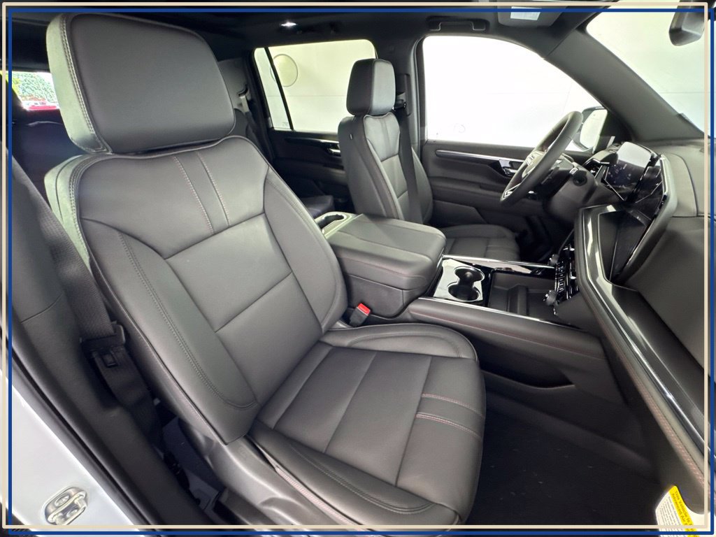 New 2026 Chevrolet Suburban RST w/ RST Capability Package AWD/4WD image 37