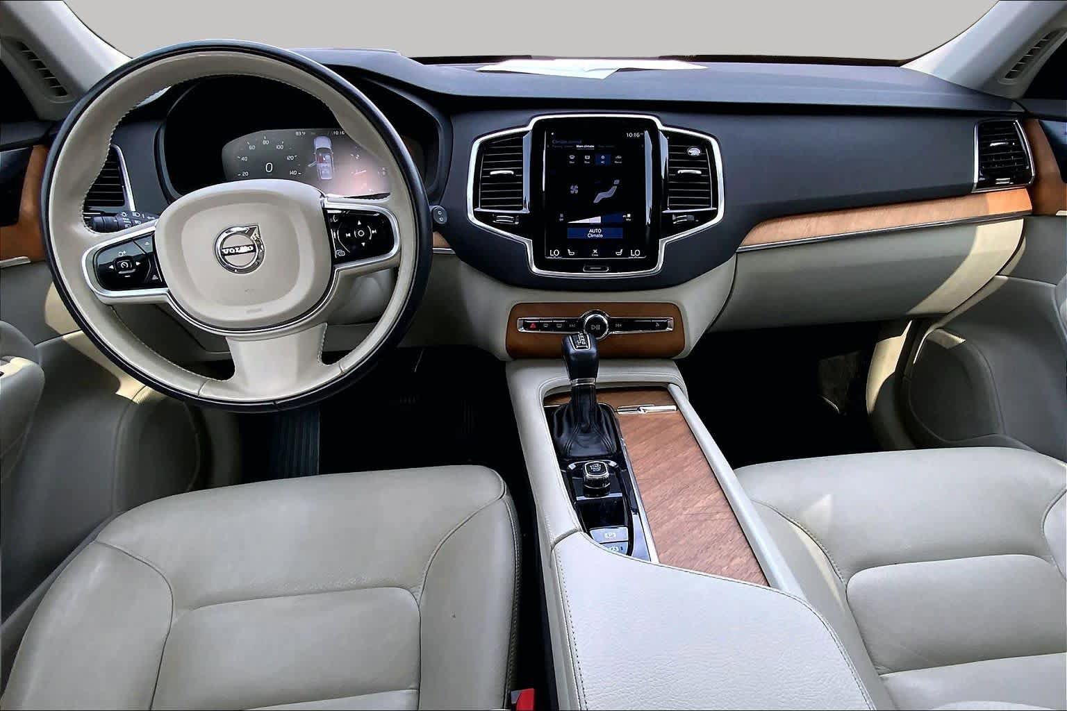 Used 2022 Volvo XC90 T6 Momentum w/ Advanced Package AWD/4WD image 15