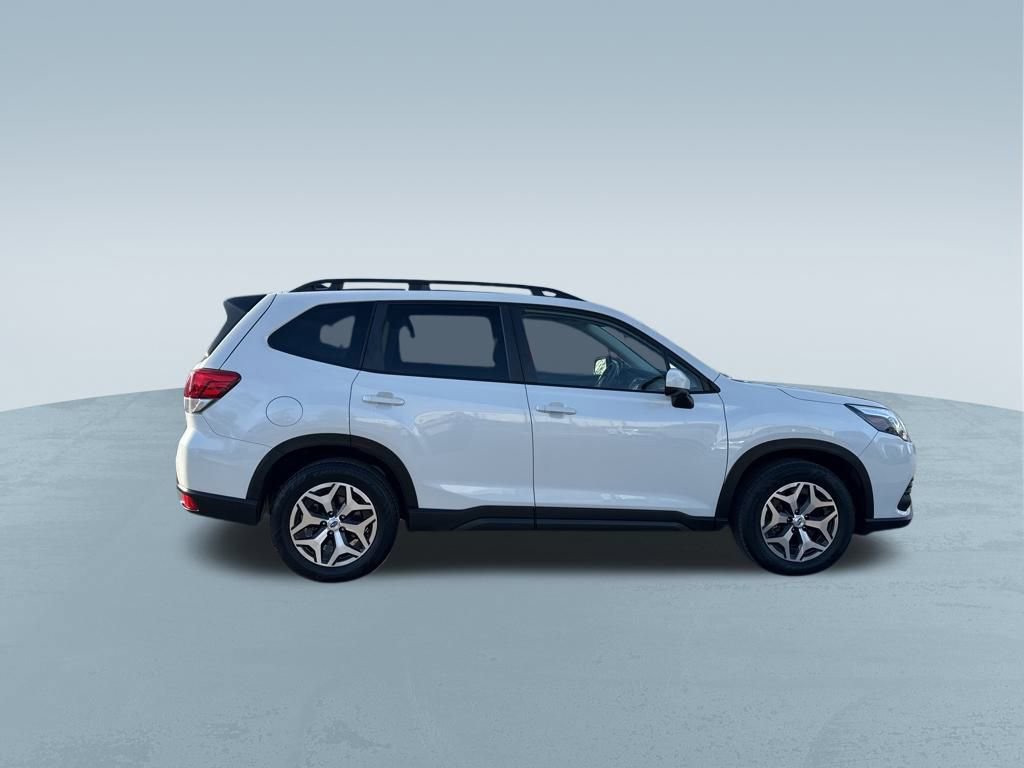 Used 2024 Subaru Forester Premium image 9