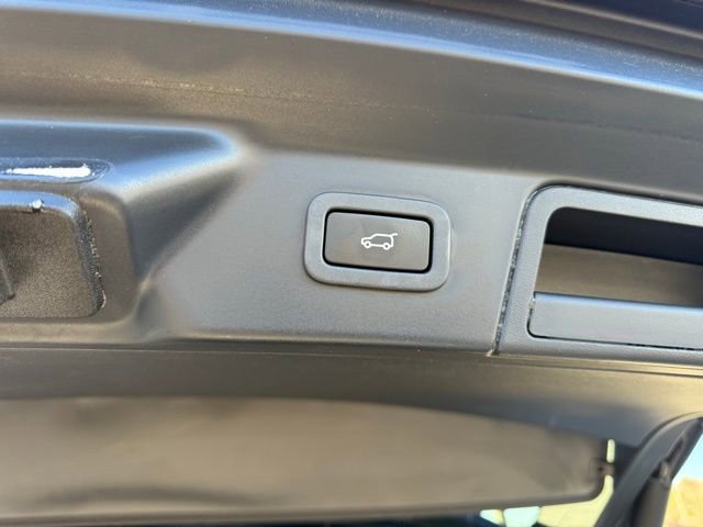 Used 2020 Land Rover Range Rover Velar S image 14