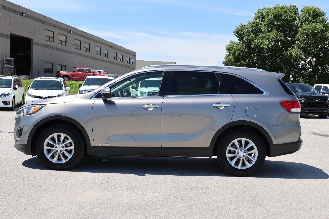Used 2016 Kia Sorento LX image 8
