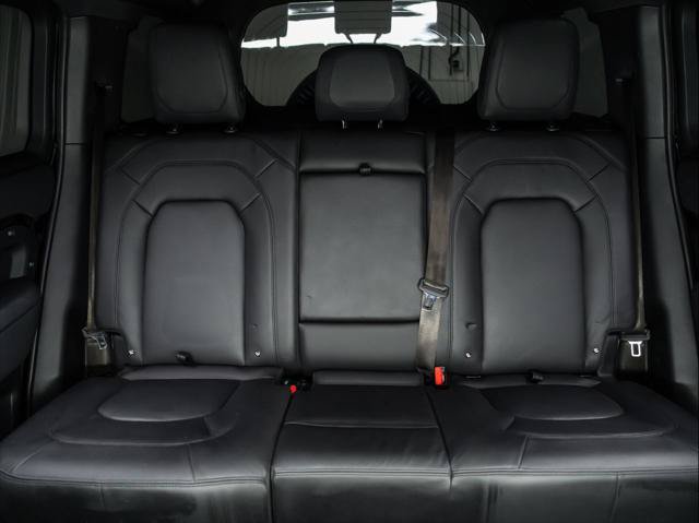 Used 2023 Land Rover Defender 110 SE AWD/4WD image 15