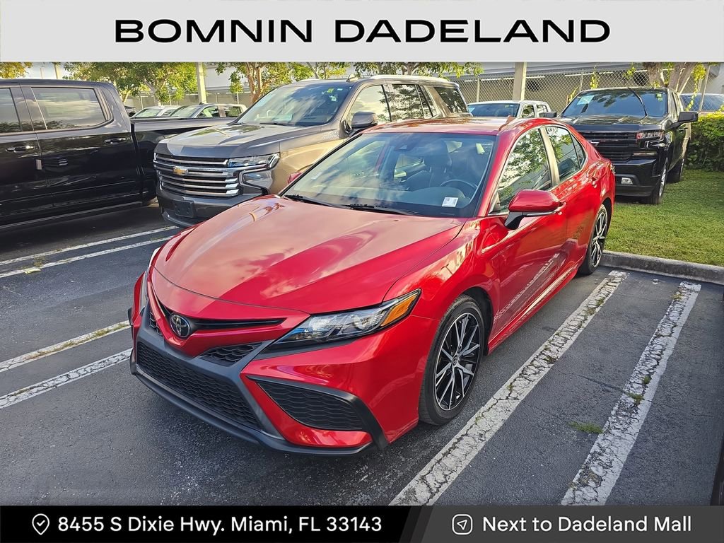 Used 2023 Toyota Camry SE image 2