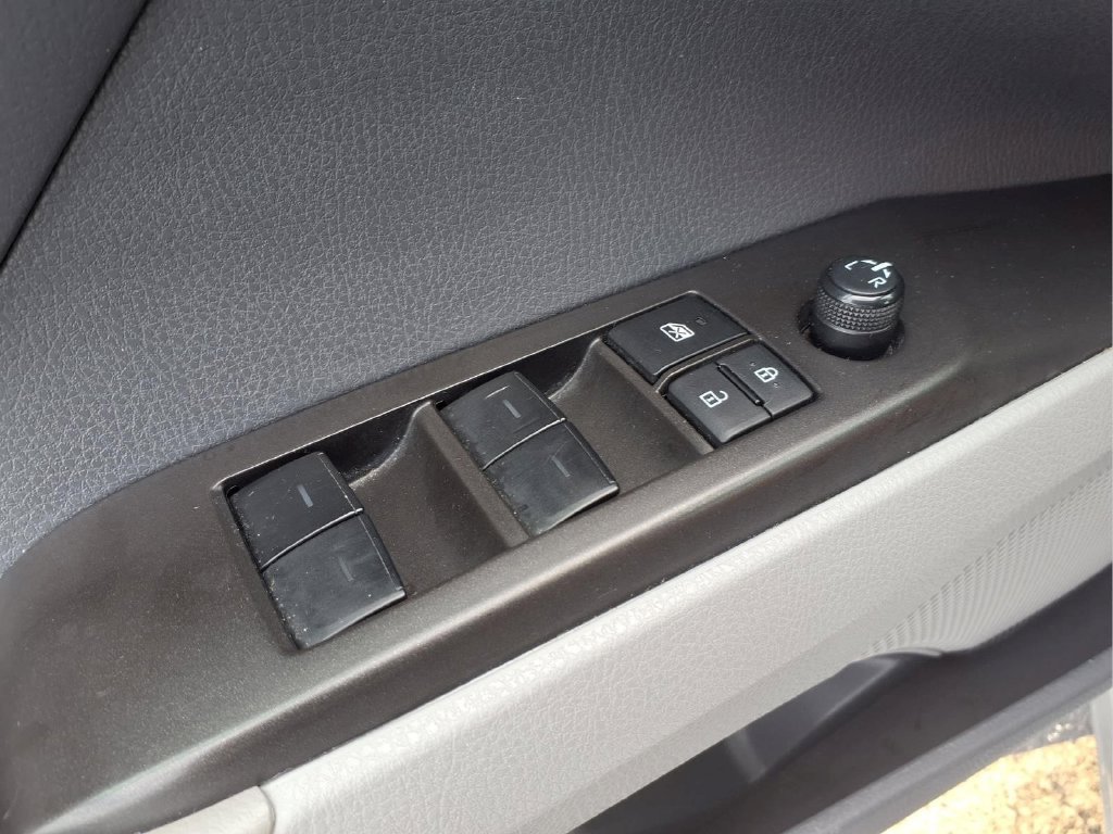 Used 2023 Toyota Camry SE w/ Convenience Package FWD image 19