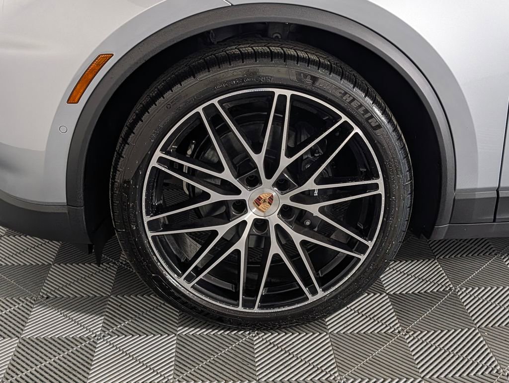 New 2026 Porsche Macan 4 Electric image 11