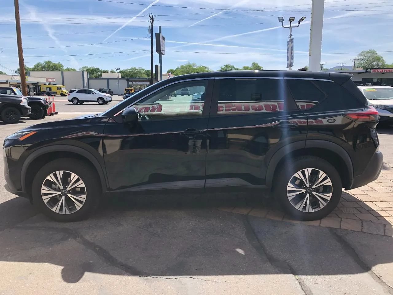 Used 2023 Nissan Rogue SV AWD/4WD image 5
