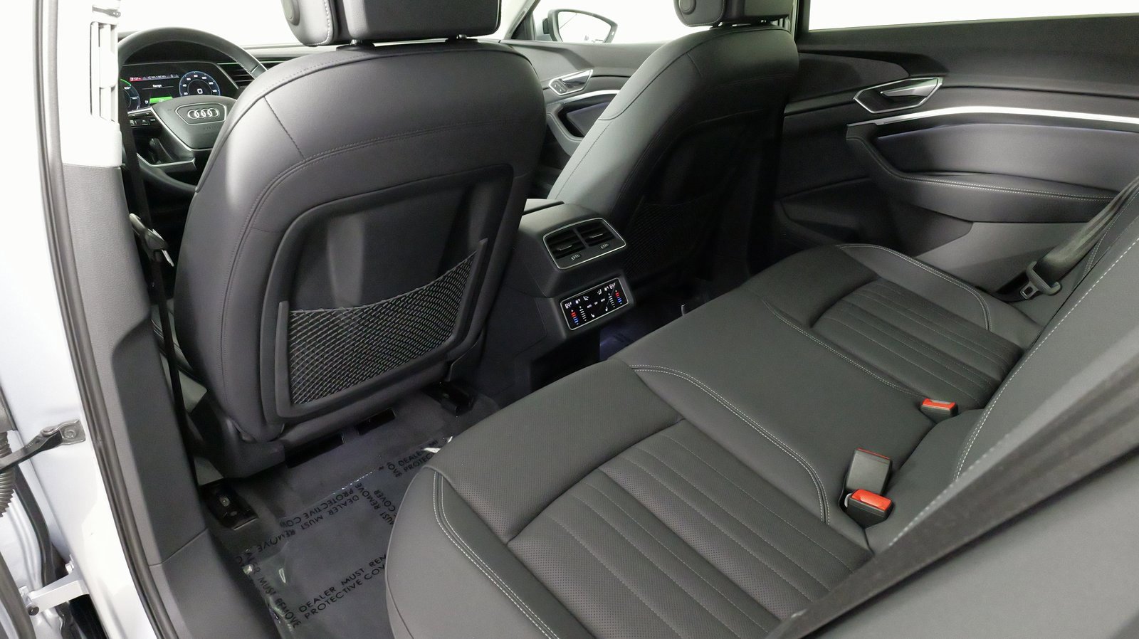 Used 2022 Audi e-tron Premium Plus w/ Premium Plus Package image 48