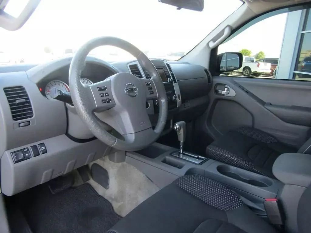Used 2016 Nissan Frontier Desert Runner image 10