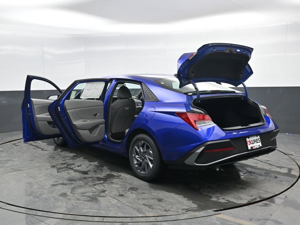 New 2026 Hyundai Elantra Blue image 53