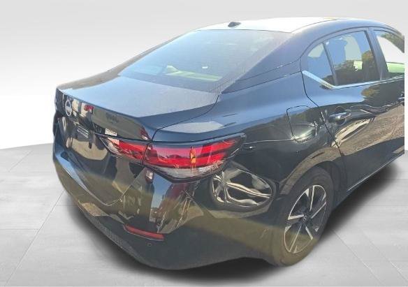 Used 2025 Nissan Sentra SV w/ All-Weather Package FWD image 4