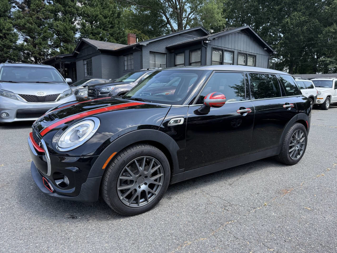 Used 2017 MINI Cooper Clubman S image 2