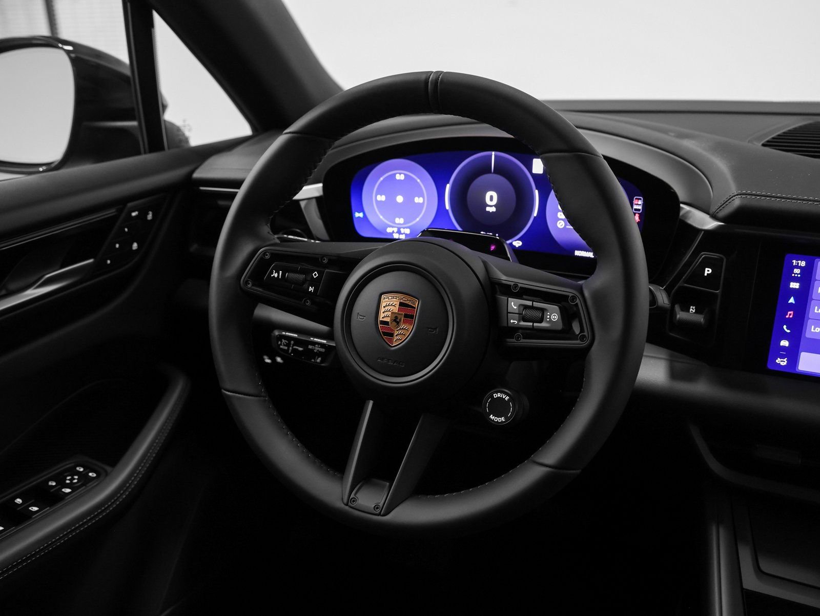 New 2026 Porsche Macan 4 Electric image 33