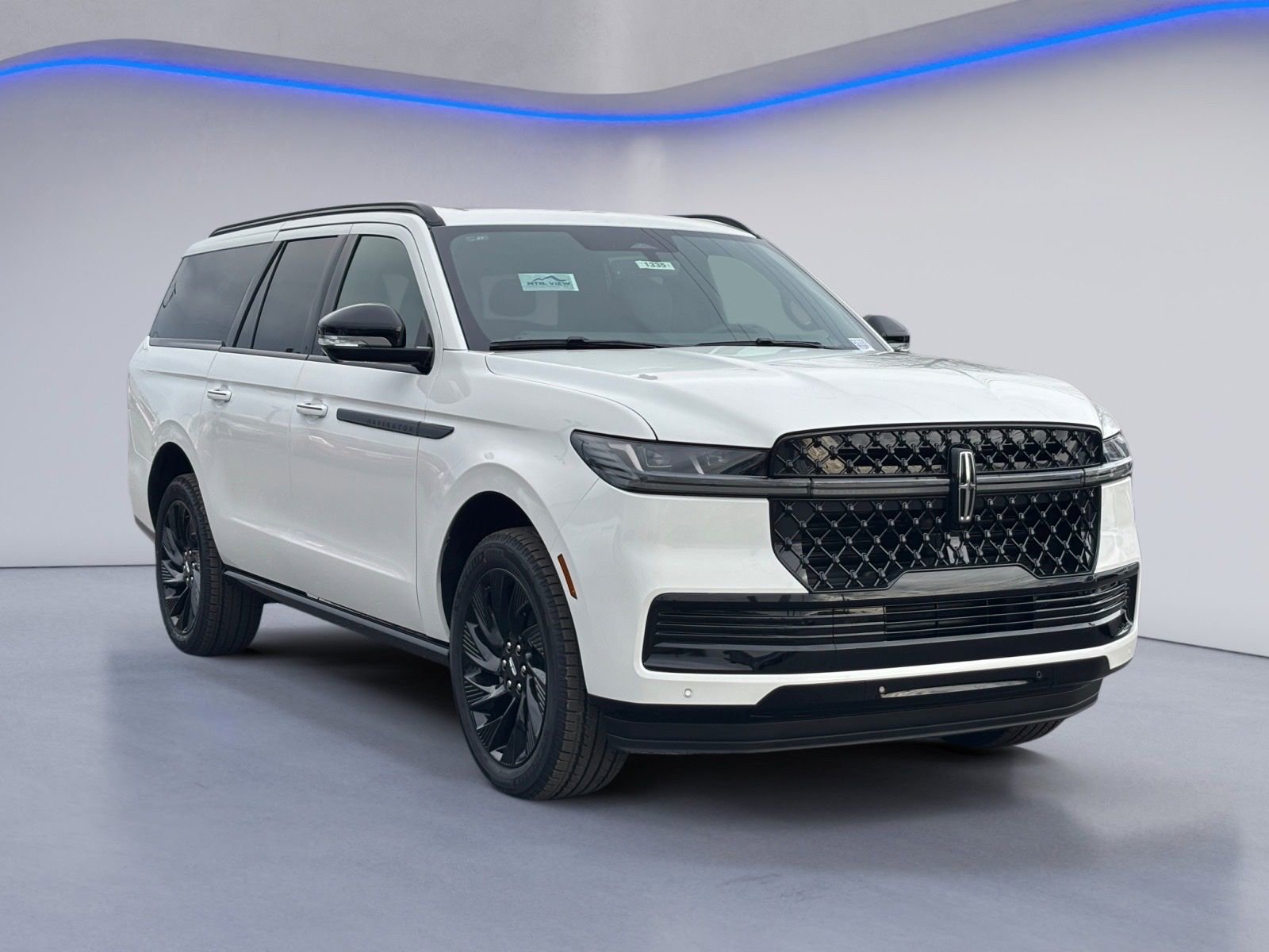 New 2026 Lincoln Navigator L Reserve w/ Jet Appearance Package AWD/4WD image 8