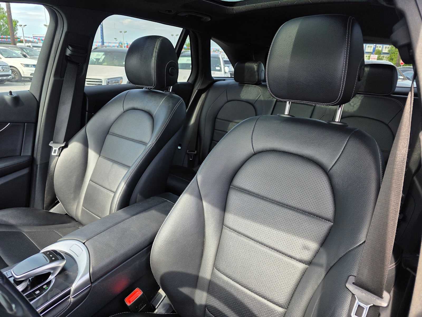Used 2017 Mercedes-Benz GLC 300 4MATIC image 21
