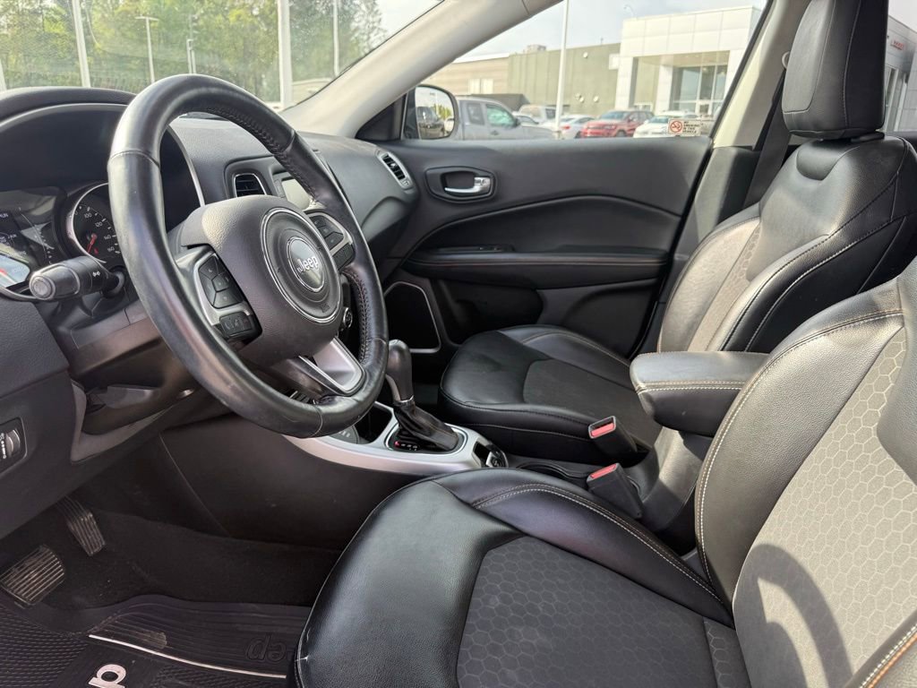 Used 2018 Jeep Compass Latitude w/ Cold Weather Group image 9