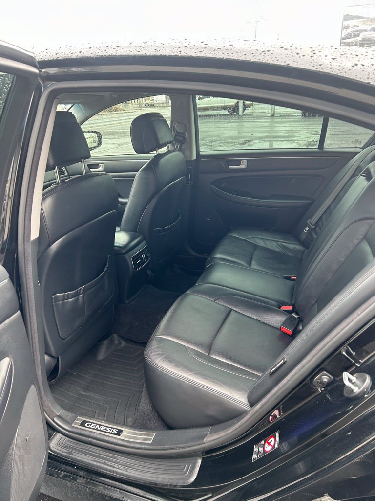 Used 2014 Hyundai Genesis 5.0 R-Spec RWD image 11