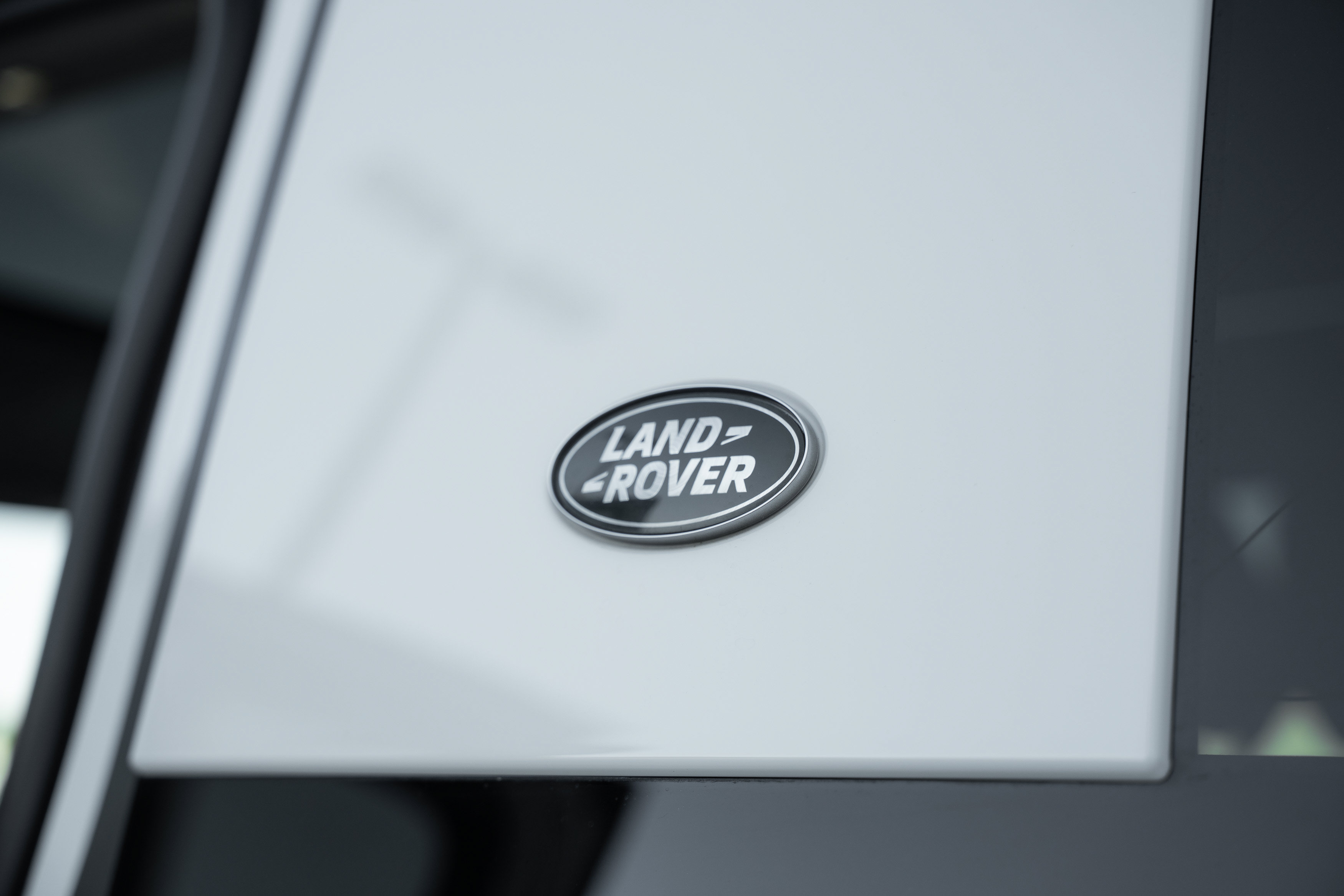 Used 2023 Land Rover Defender 110 X-Dynamic SE AWD/4WD image 36