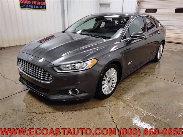 Used 2016 Ford Fusion Energi SE w/ Driver Assist Package image 4