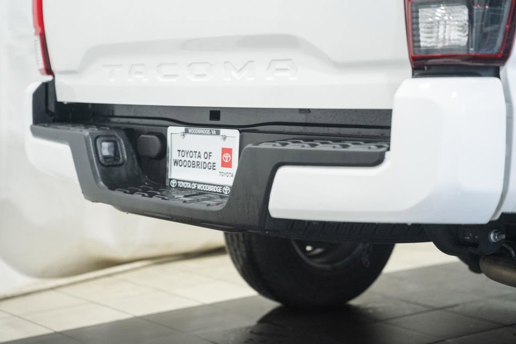 Used 2022 Toyota Tacoma SR w/ SR Convenience Package RWD image 7