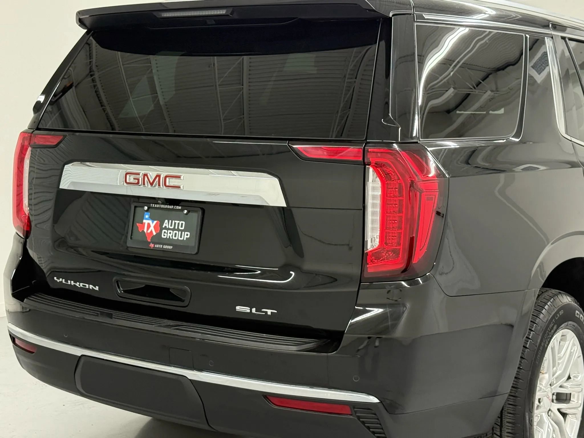 Used 2024 GMC Yukon SLT image 10