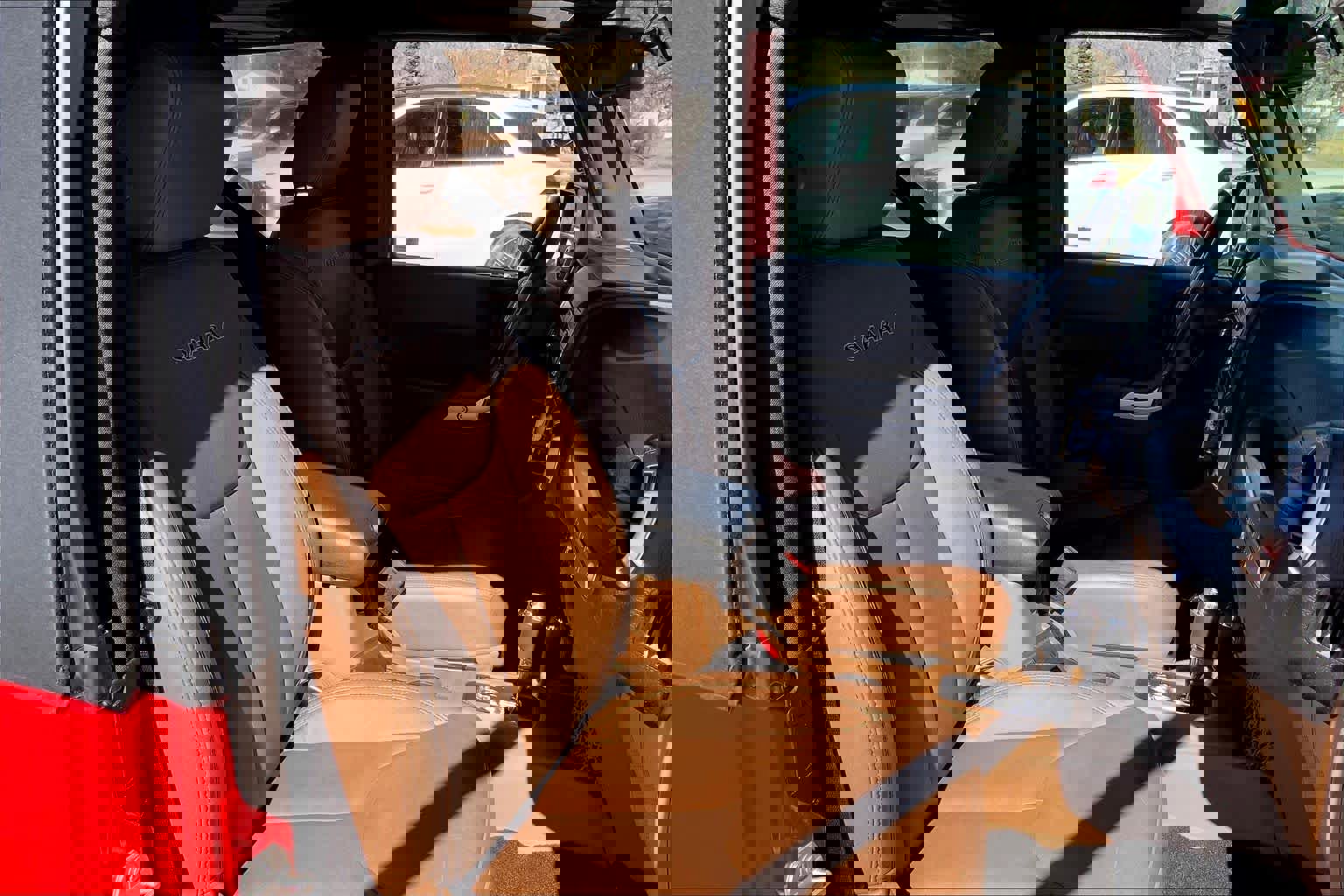 Used 2016 Jeep Wrangler Sahara w/ Connectivity Group image 8