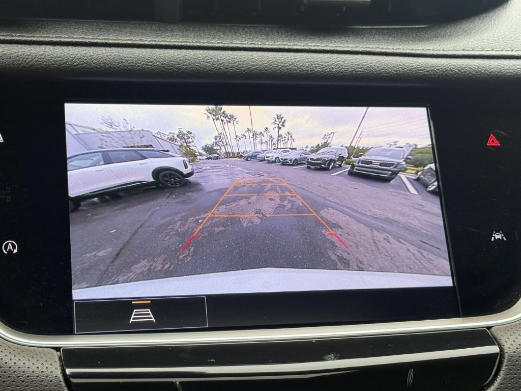 Certified 2025 Cadillac XT6 Luxury FWD image 19