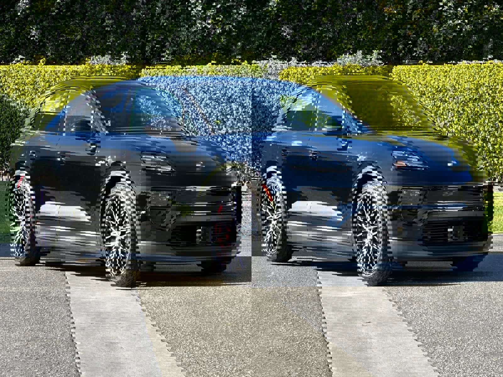 New 2026 Porsche Macan 4S Electric image 10