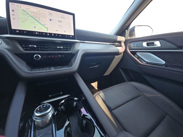 Used 2025 Ford Explorer Platinum w/ Ultimate Package image 29