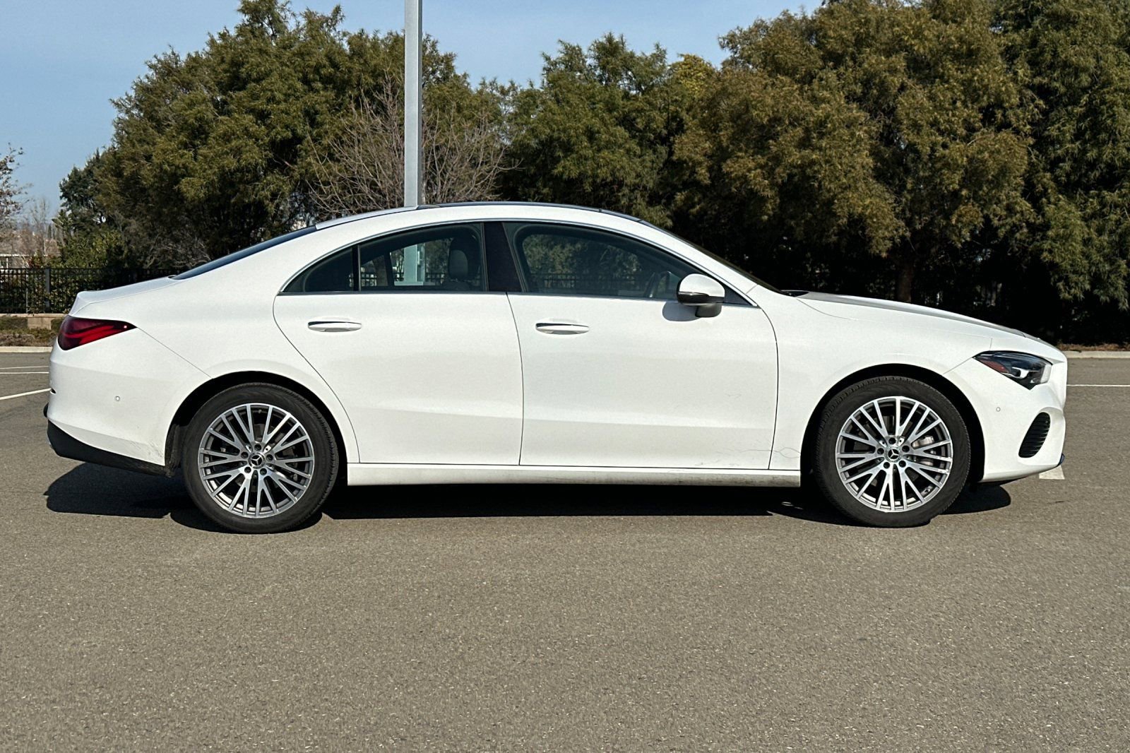 Used 2025 Mercedes-Benz CLA 250 image 3