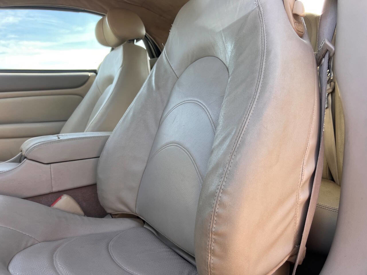 Used 2001 Jaguar XK8 Convertible image 13