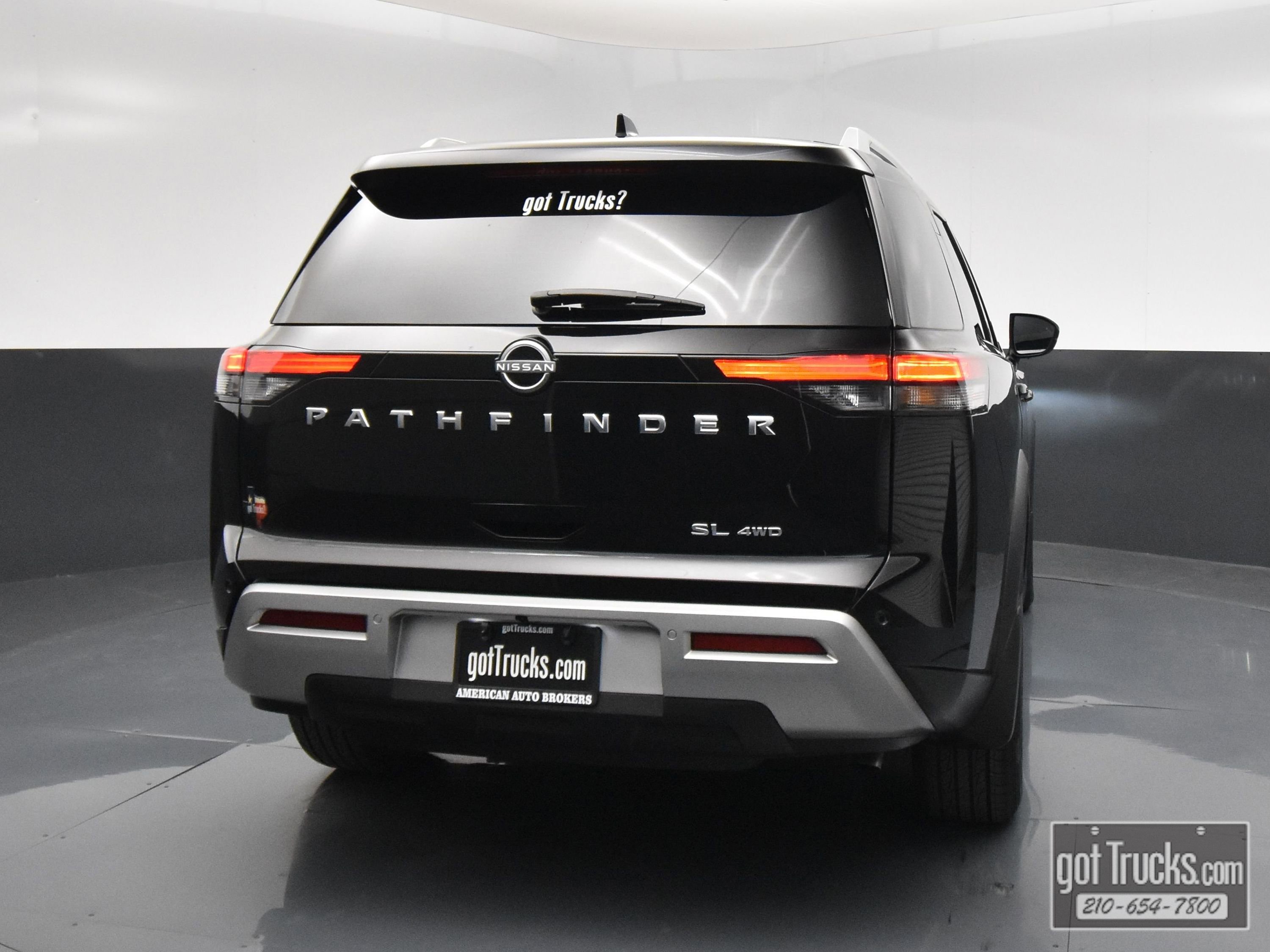 Used 2025 Nissan Pathfinder SL image 6