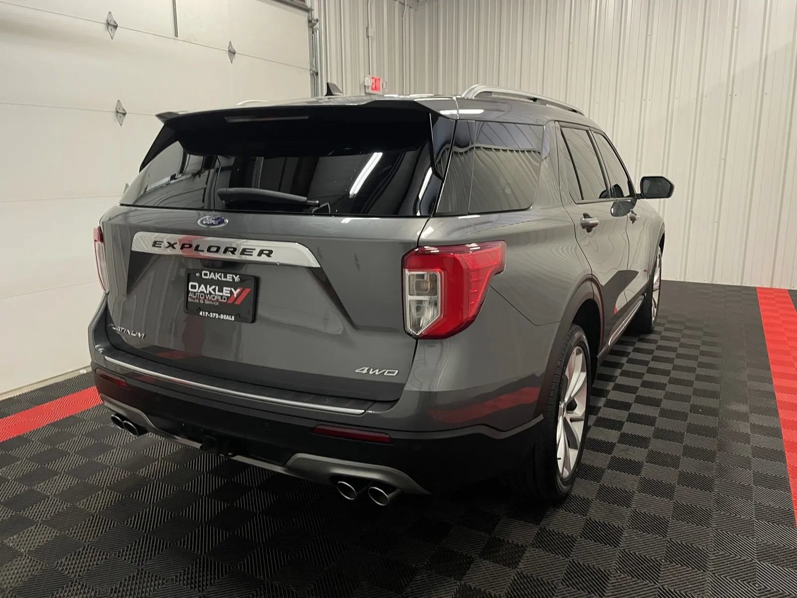Used 2023 Ford Explorer Platinum w/ Technology Package AWD/4WD image 17