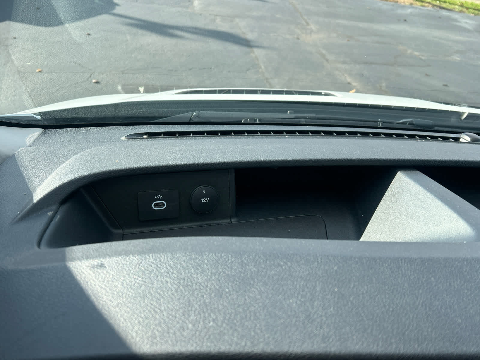 Used 2023 Ford Transit 250 Low Roof AWD w/ Exterior Upgrade Package image 23