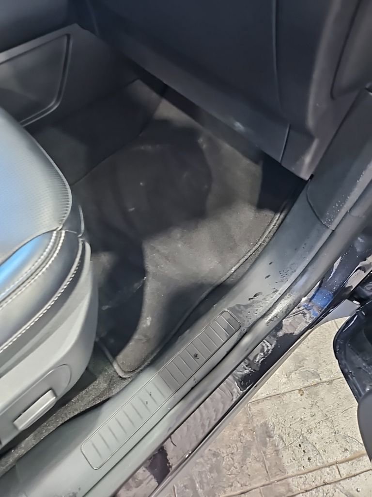 Used 2025 Ford Escape Platinum image 14