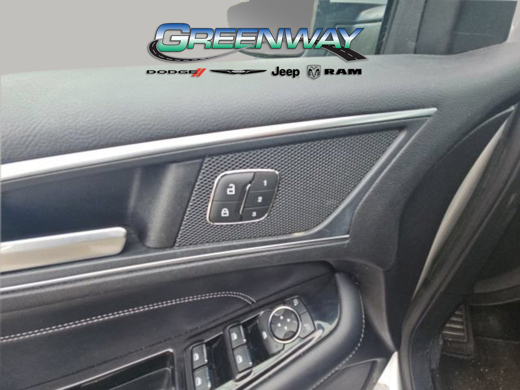 Used 2018 Ford Edge Titanium w/ Equipment Group 301A FWD image 11